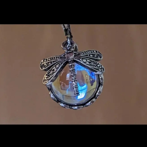 Vintage Dragonfly Moon Stone Earrings - Picture 4 of 4